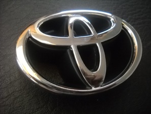 SIZE 85x60mm CHROME BLACK TOYOTA COROLLA LOGO FRONT EMBLEM