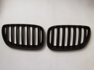 MATTE BLACK FRONT GRILLE FOR BMW E53 LCI (2004-2006)